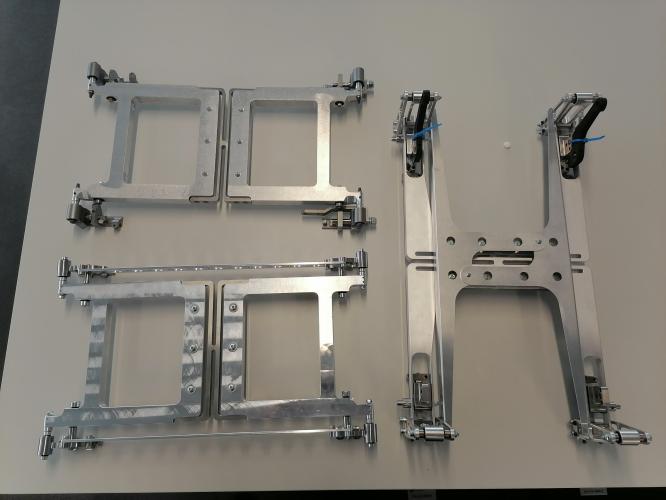 Suspension pour sièges hélicoptères à Résonateurs a Amplification Inertielle